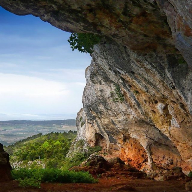 Cueva de Bolumini, Alfafara